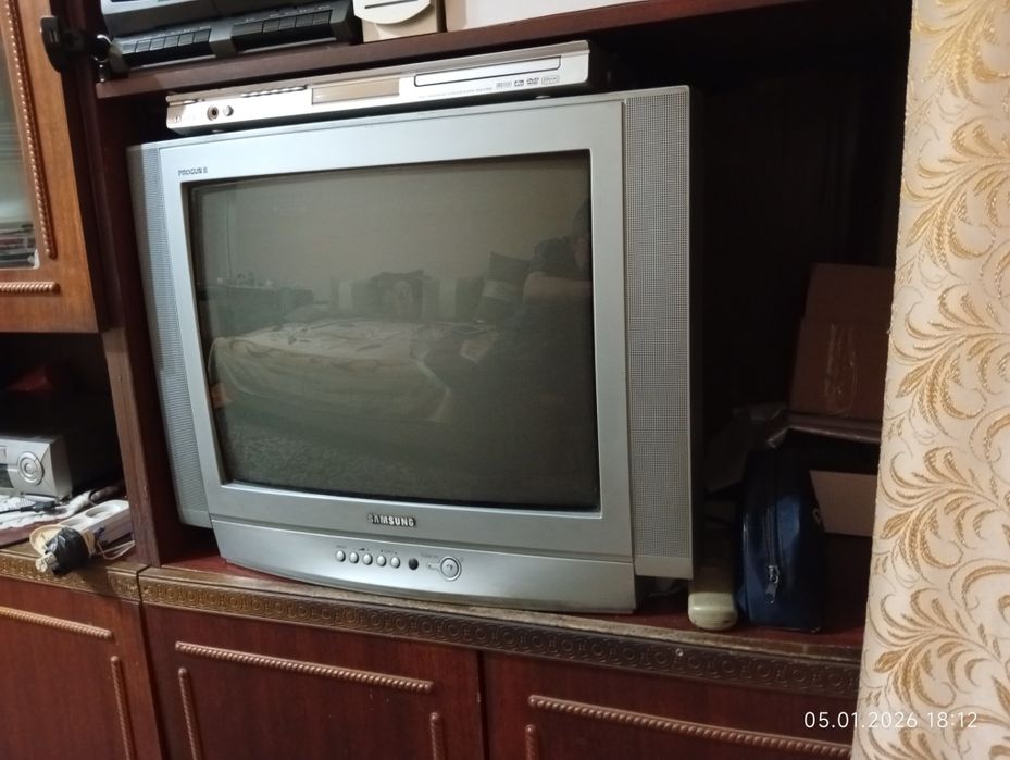 Продам телевизор Samsung и DVD проигрыватель .