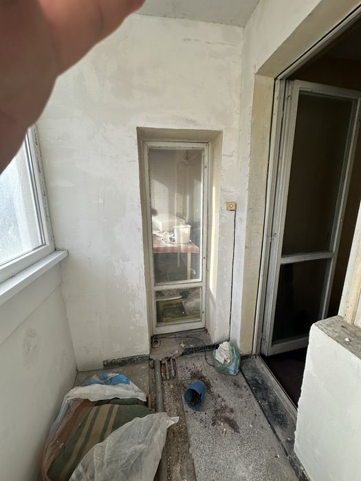 Продава се Двустаен апартамент в Перник, Център - 67 кв.м за 670 €/кв.м - Снимка #2