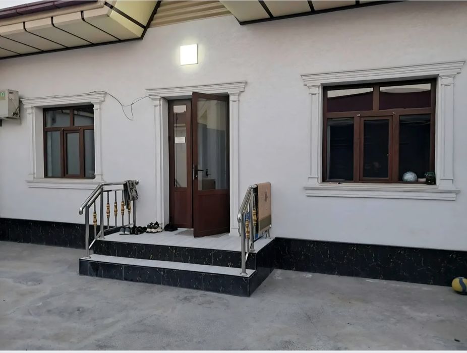 2 sotixli uy sotiladi srochna