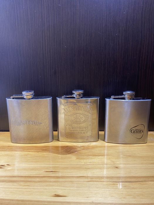 Манерки от неръждаема стомана разлилчни видове