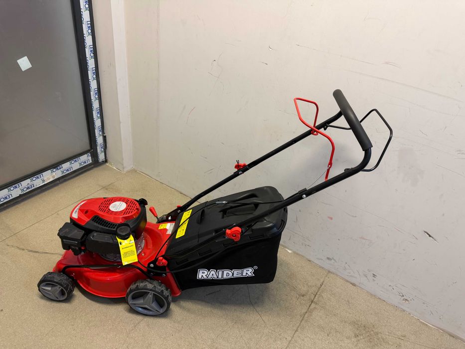 Бензинова самоходна косачка за трева 2kW 41cm 16.1" 45L 1200m2 RD-GLM07 / RD-GLM12