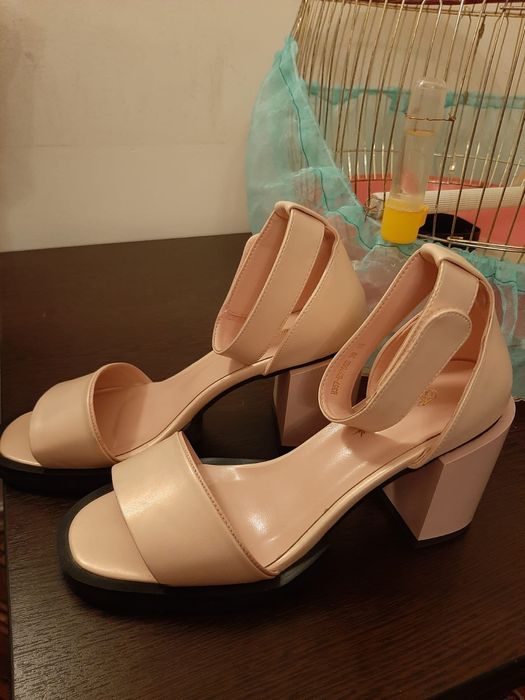 Продаю новые туфли