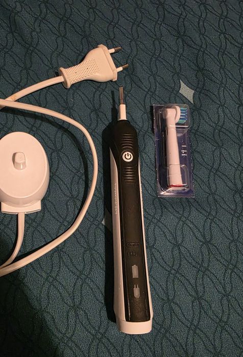 Електрическа четка за зъби Braun / Oral-b (Professional Care)