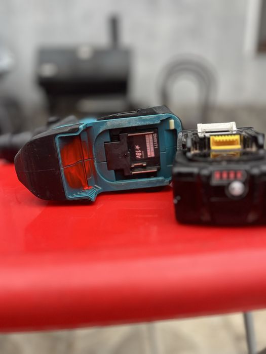 Акумулаторен перфоратор MAKITA DHR171