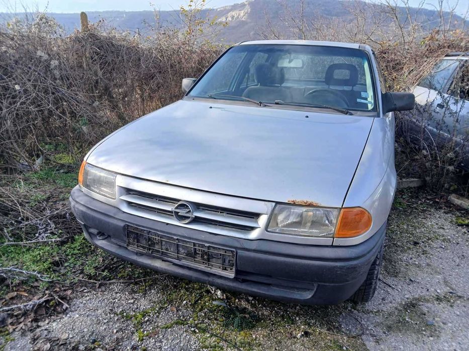 Opel Astra F 1.6 93 г на части