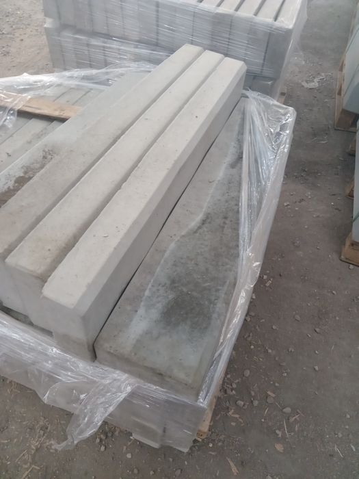 Поребрик, бордюр