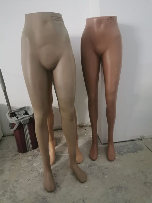 Манекены, стойки, полуторсы