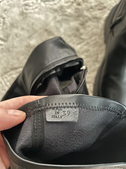 Off White boots peste genunchi