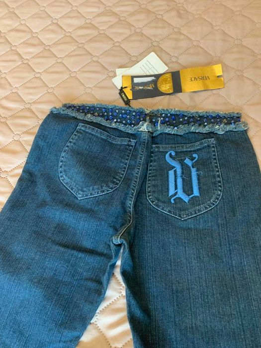 продавам дамски дънки Versace