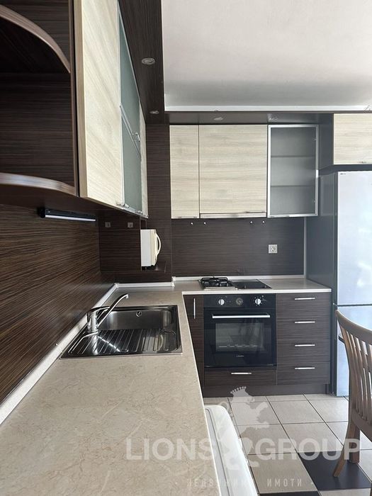 Продава се Тристаен апартамент в Варна, Възраждане 1 - 89 кв.м за 1852 €/кв.м - Снимка #4