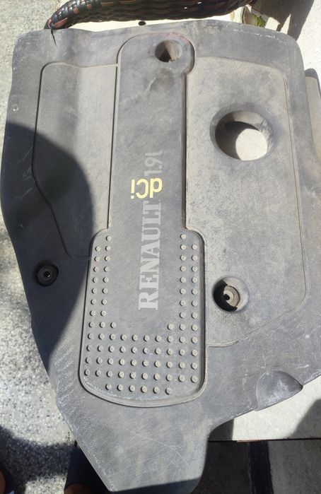 Врати и броня за Renault laguna 2.Фарове xenon - два леви един десен.Кора над двигател.