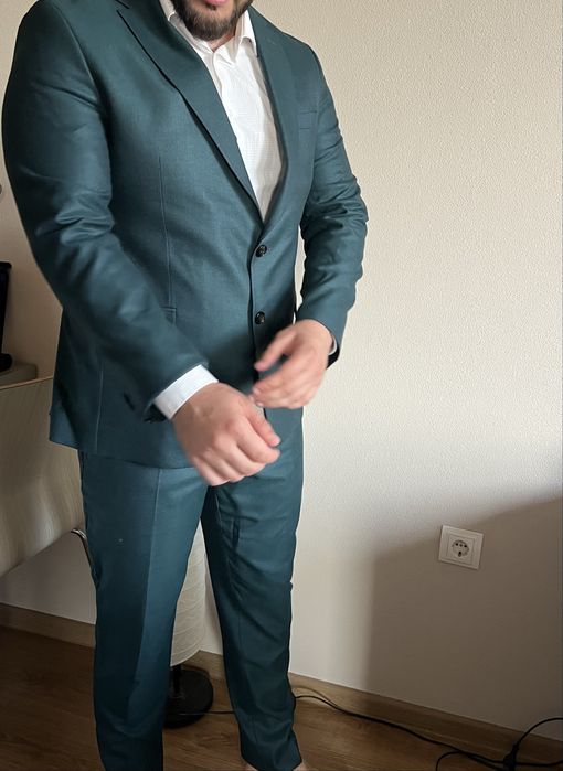 Официален мъжки костюм