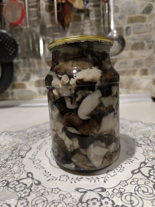 Продам маринованные грибы Волуи