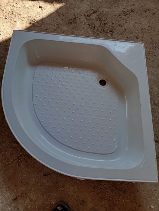 Поддоны для душевой кабины