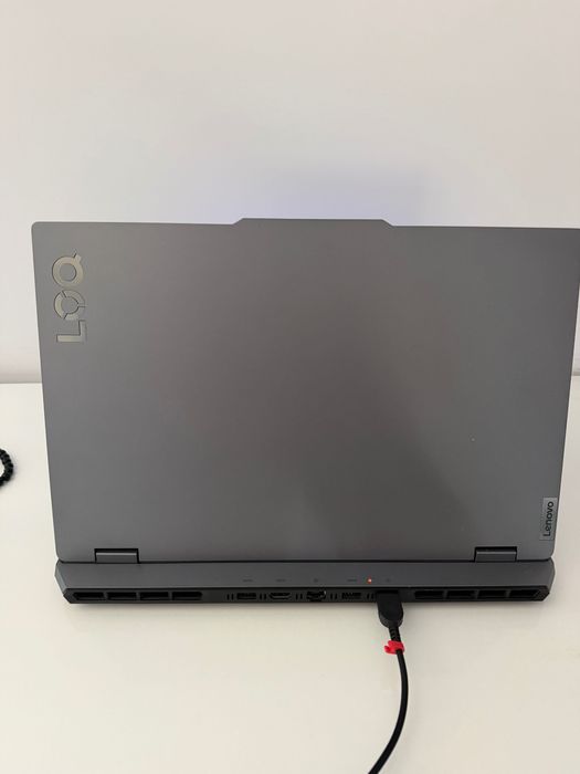 Геймърски лаптоп Lenovo Loq