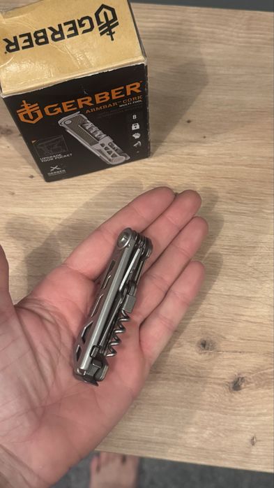 Multitool Gerber Armbar NOU , in cutie