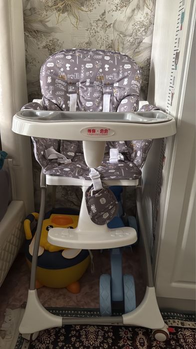 продаю детская коляска,качеля и стульчик