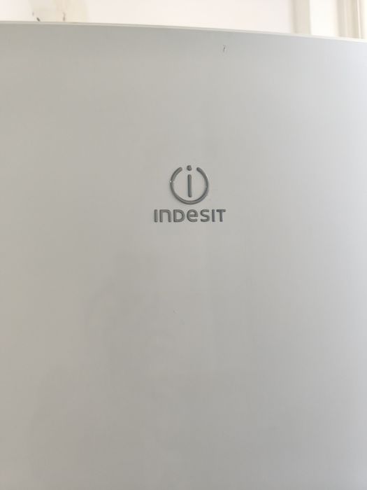 Холодильник Indesit No Frost