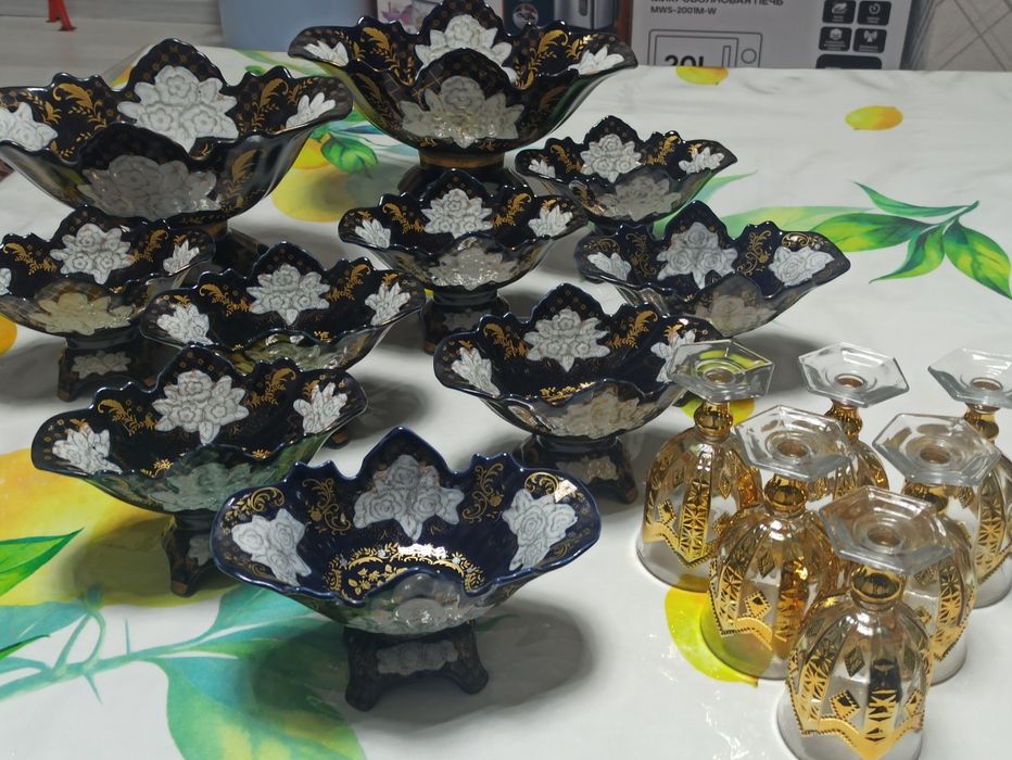 Madona chini idishlar 8 ta maydasidan 2 ta meva soladigan