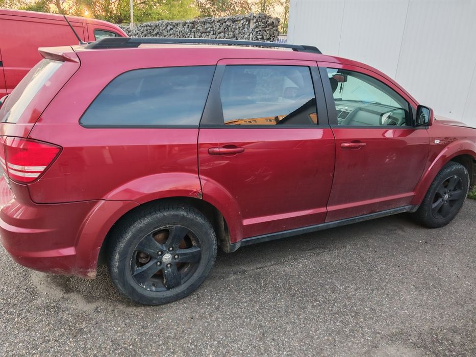 Vând Dodge journey