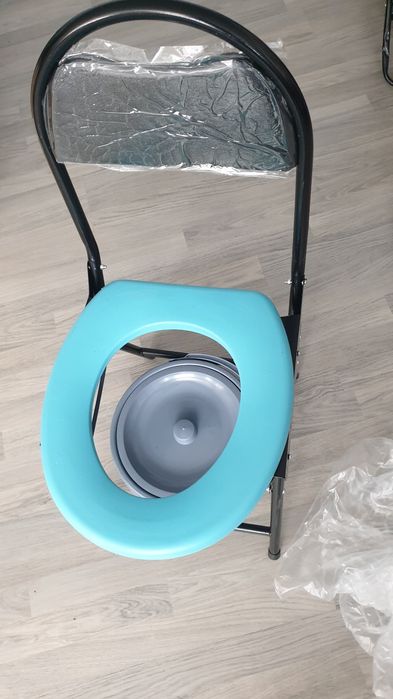 Стол тоалетна сгъваем,къмпинг,палатка,кемпер,лов,риболов,метален