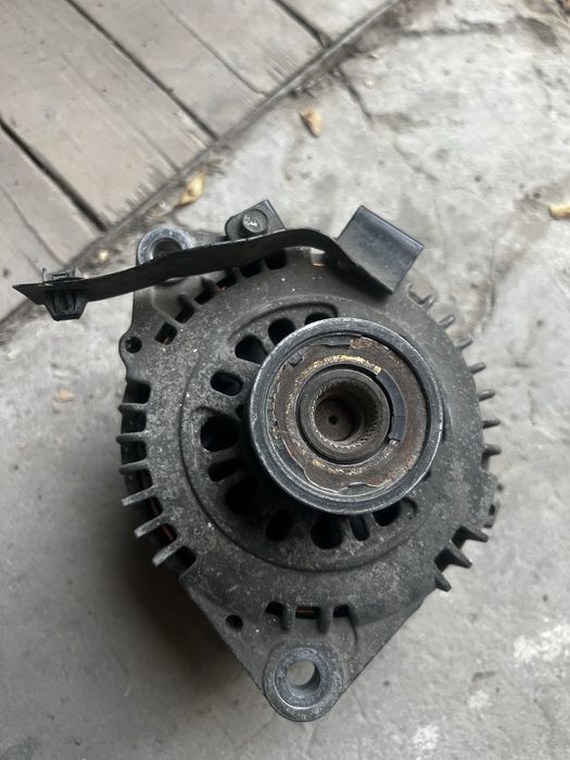 Гениратор на ниссан алтима