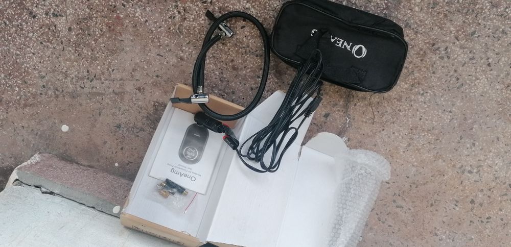 Преносима помпа за гуми