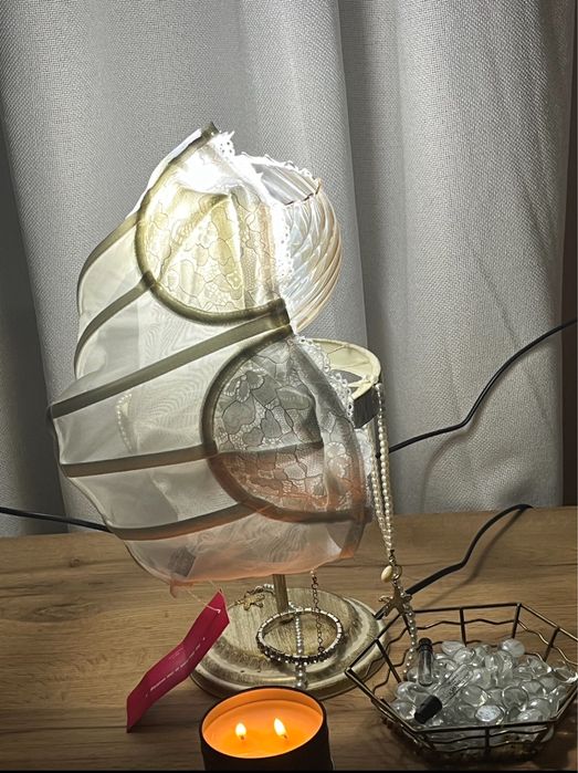 Бял корсет с дантела , S размер