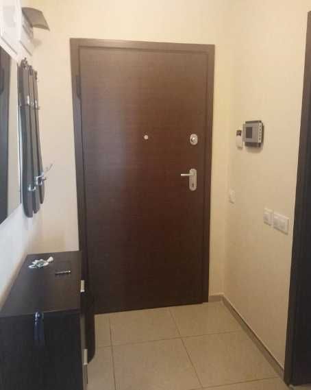 Дава се под наем Двустаен апартамент в Бургас, Лазур - 70 кв.м за 380 € - Снимка #1