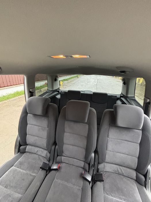 Volkswagen Touran 2011 2.0 diesel 7 locuri