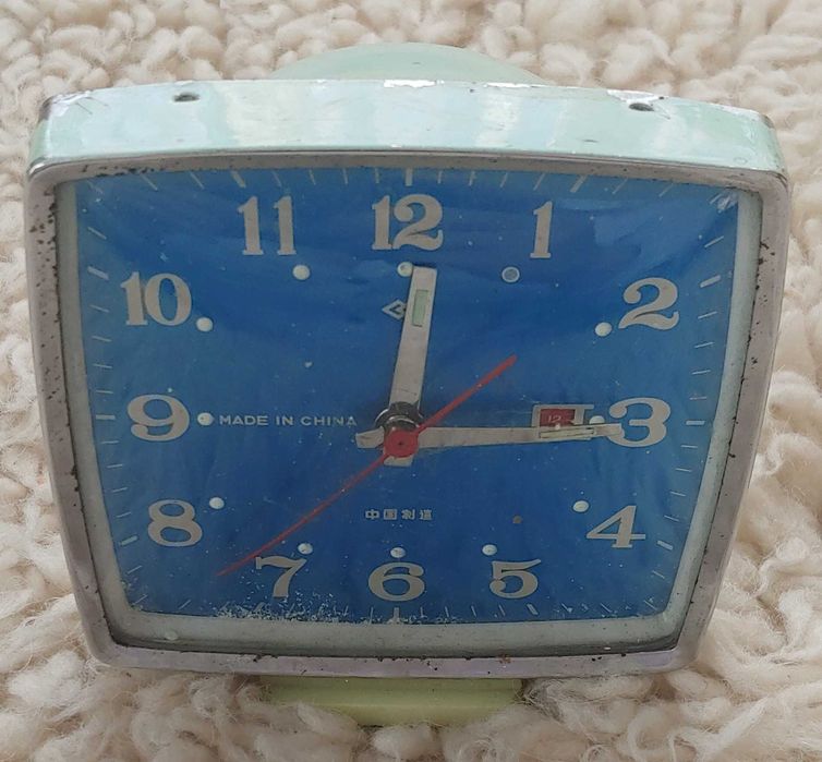 Много стар часовник бидилник антика