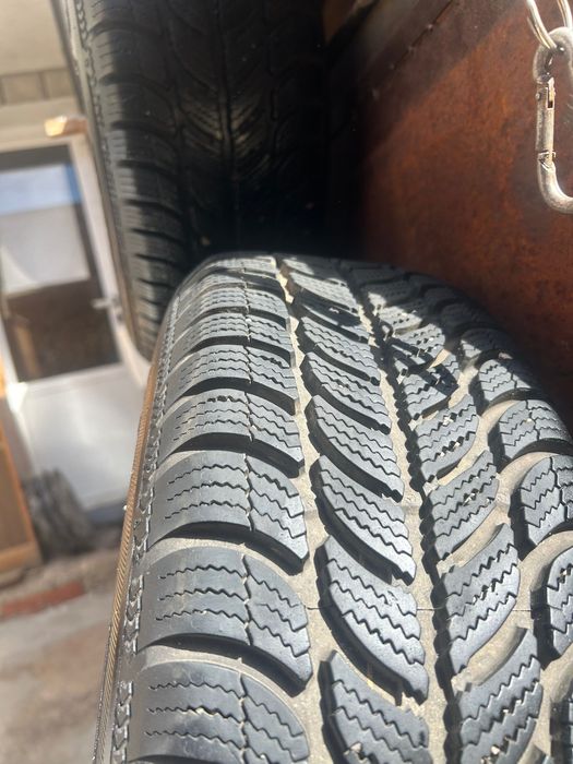 Продавам зимни гуми с джанти за VW