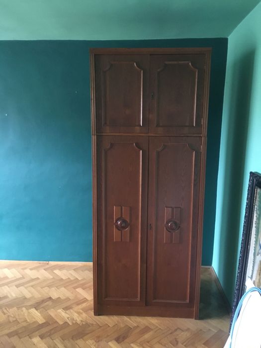 Vind corpuri mobilă