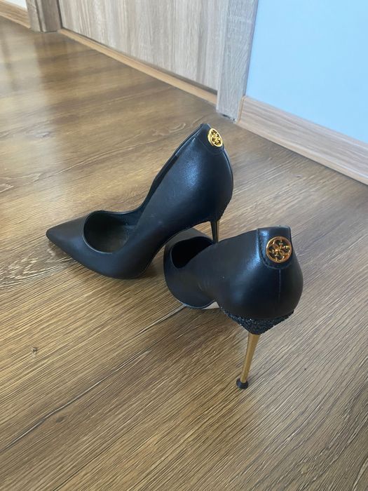 Pantofi stiletto Guess