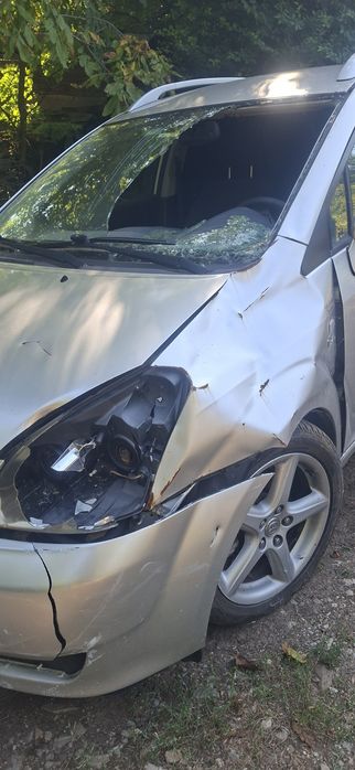 Toyota corola verso на части