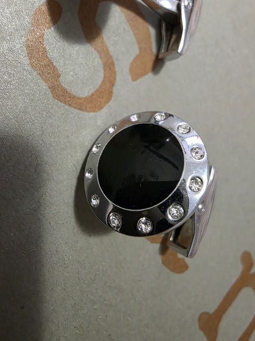 Butoni argintiu ca noi  model deosebit