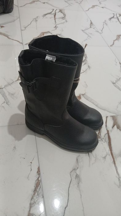 Спецовка. Кыскы етік