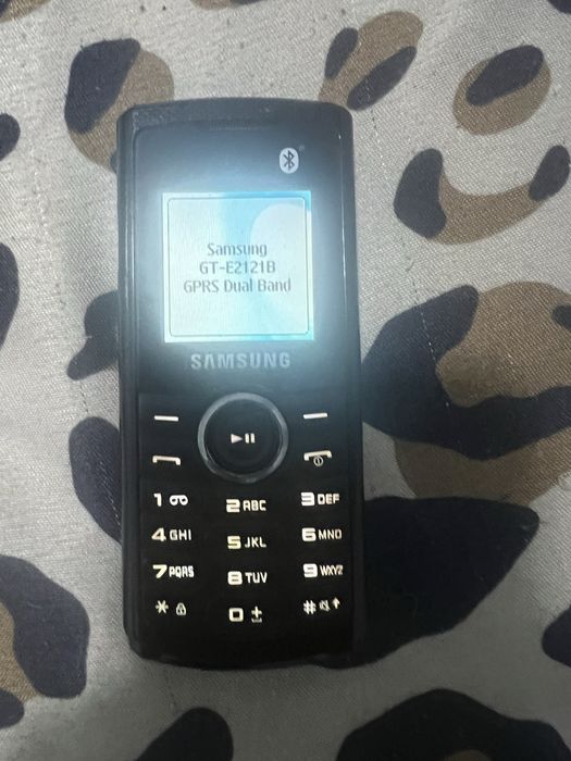 Vand lot telefoane cu butoane