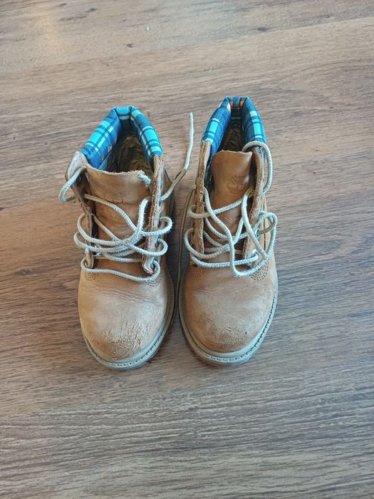 Маратонки, пантофи, ботуши до 24 номер