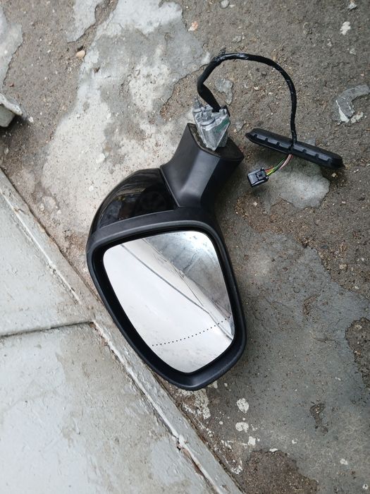 Ляво огледалото за рено клио 5