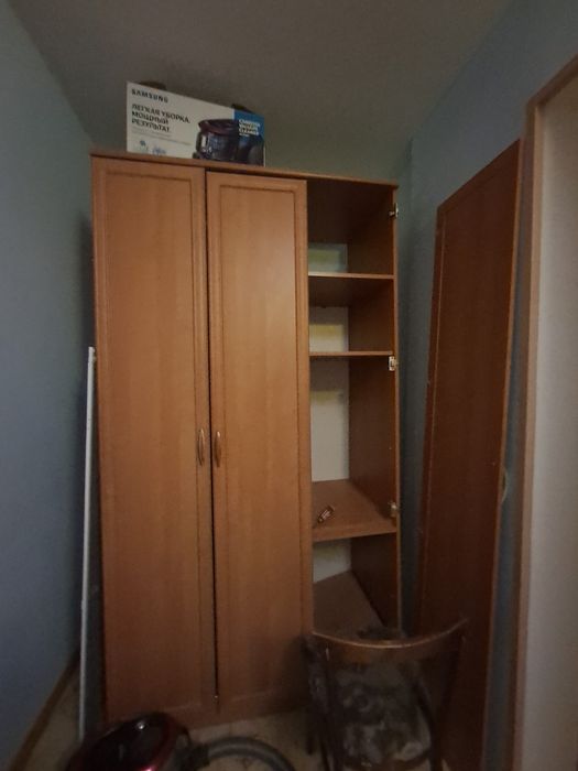 Шкаф и телефизор рабочий