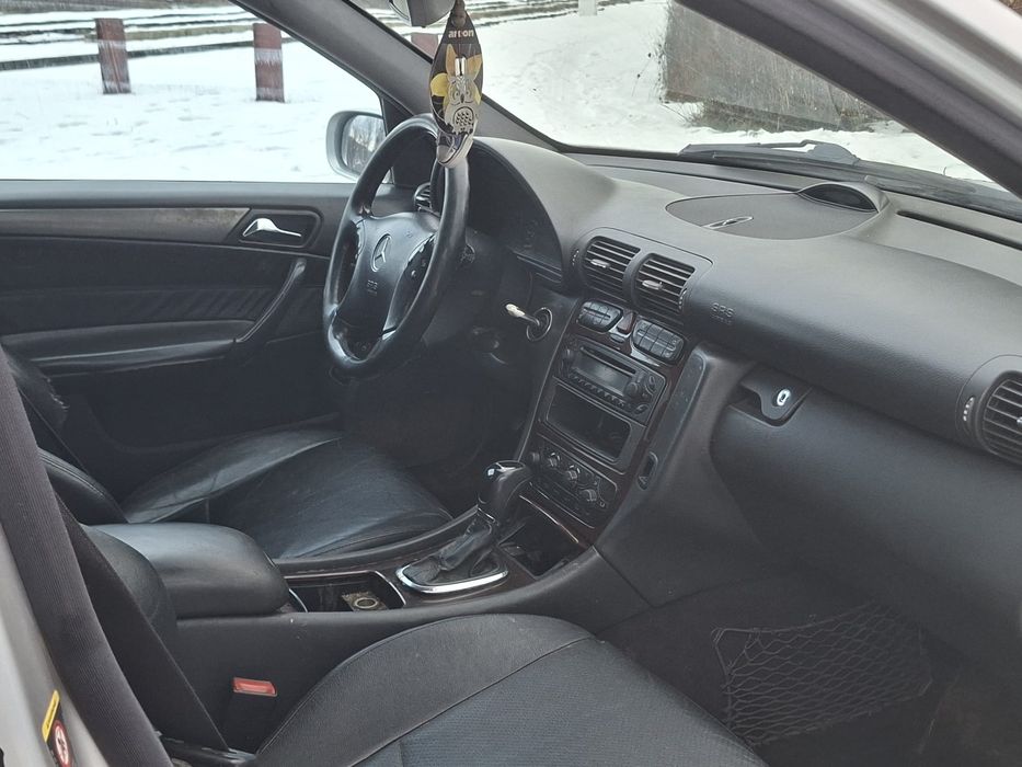 Mercedes Benz c220 2.2 cdi anul 2003