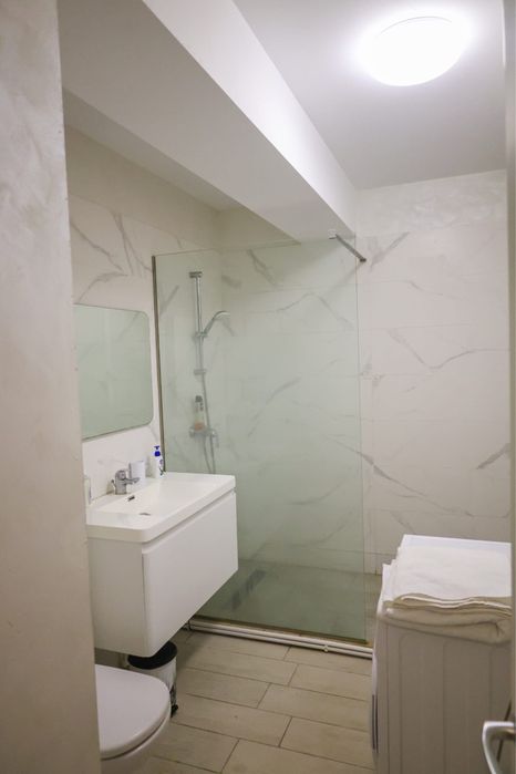 Cazare Apartament  de inchiriat Mamaia Nord /Loc de parcare / regim hotelier / 200 m de plaja / tv   aer conditionat / 4 persoane/ Astoria lake