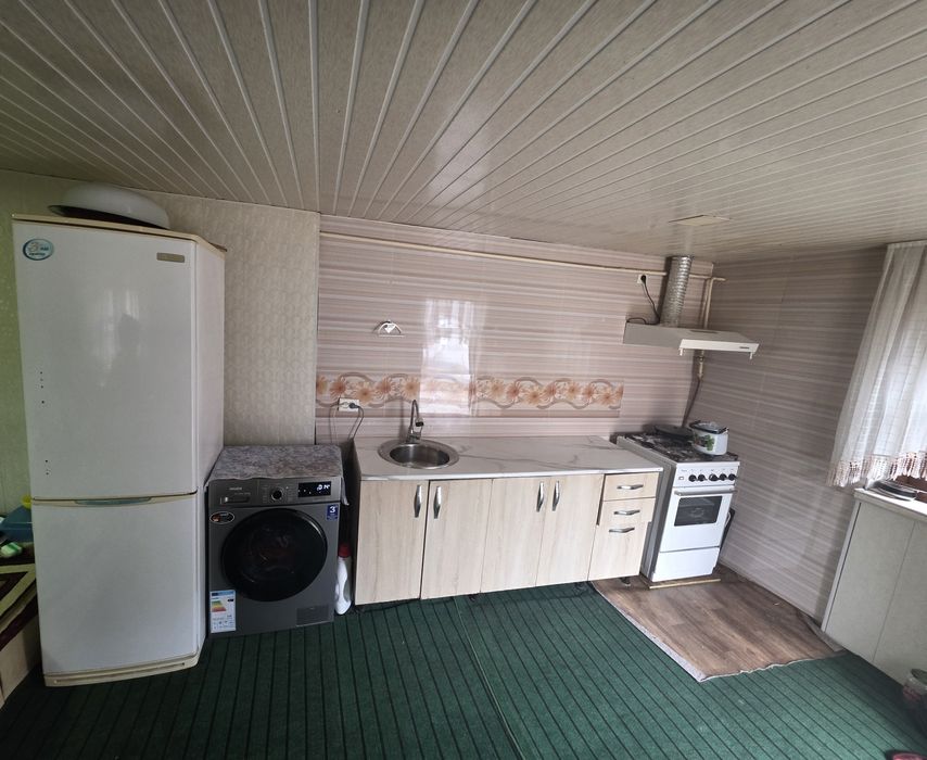 Кибрай маркази 8 сотих 5 хонали уй ер нархида сотилади.