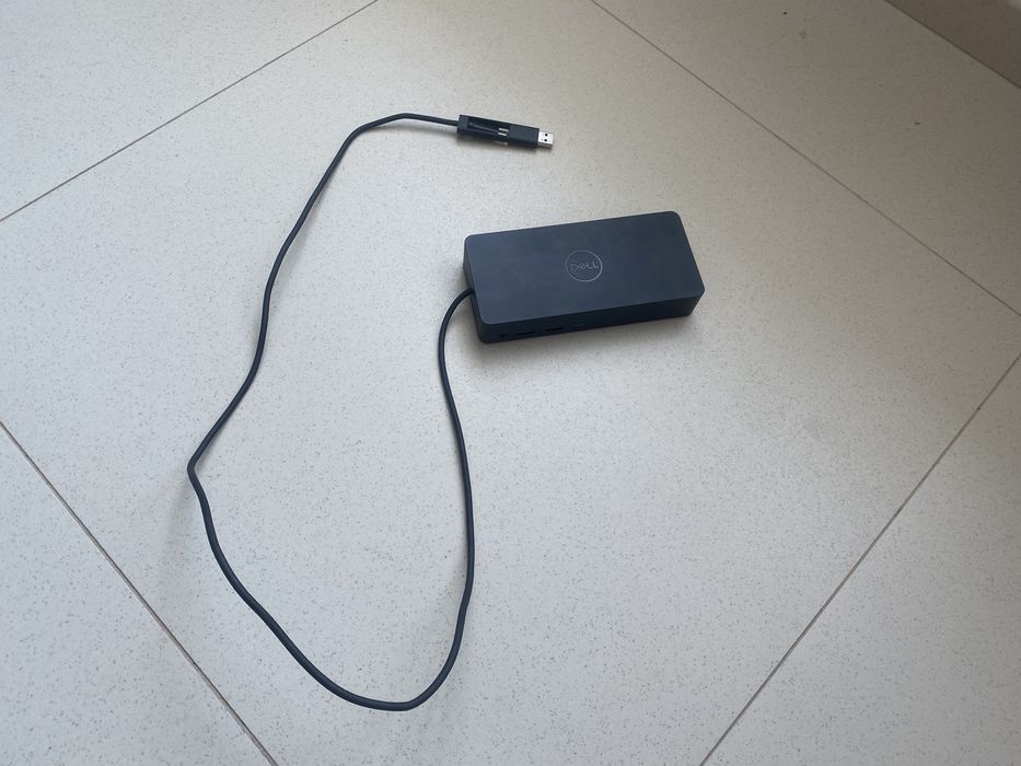 Докинг станция  Dell D6000 със захранване