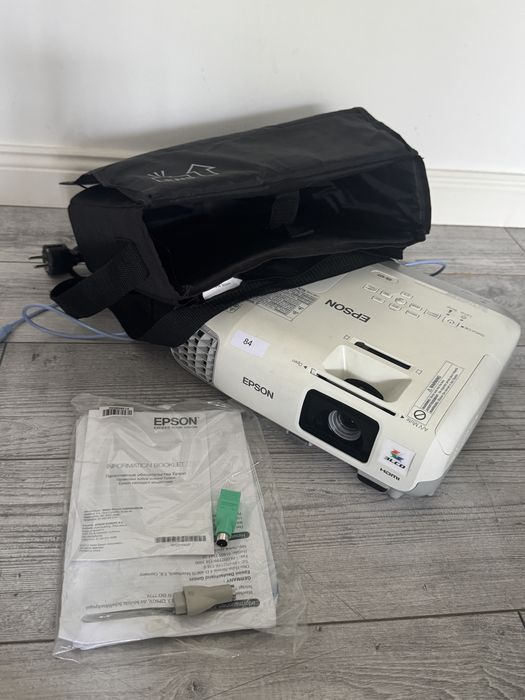 Videoproiector Epson EB-S17 + Geantă originală + Accesorii (Stare excelentă)