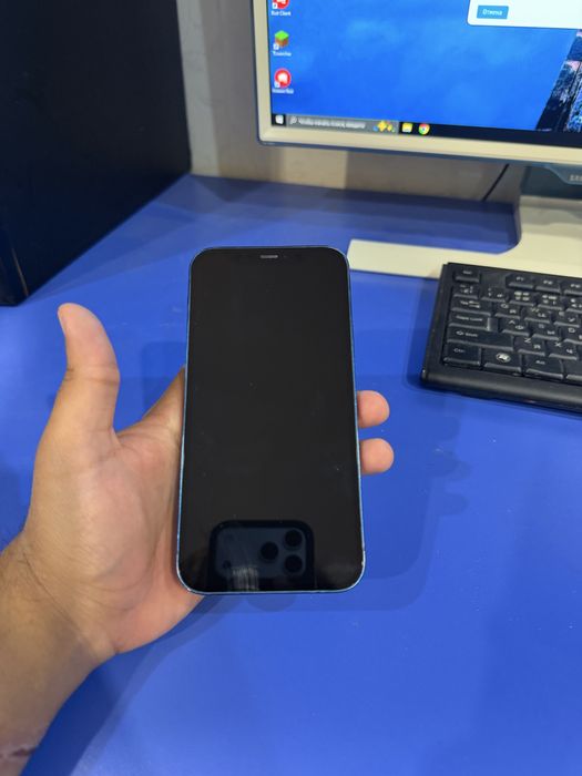 Продам iPhone 12 128 ГБ