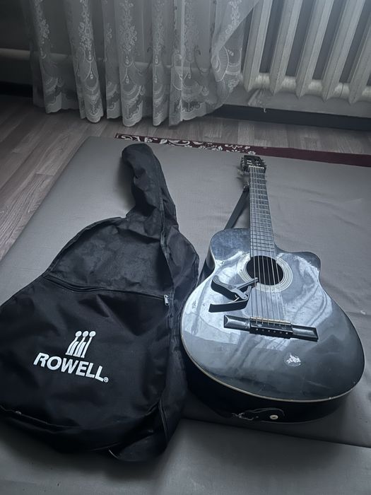 Гитара старушка