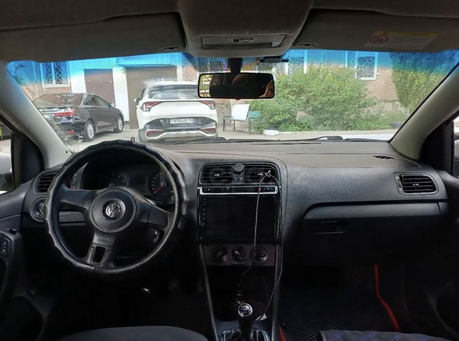 Volkswagen Polo 2013 года, седан.