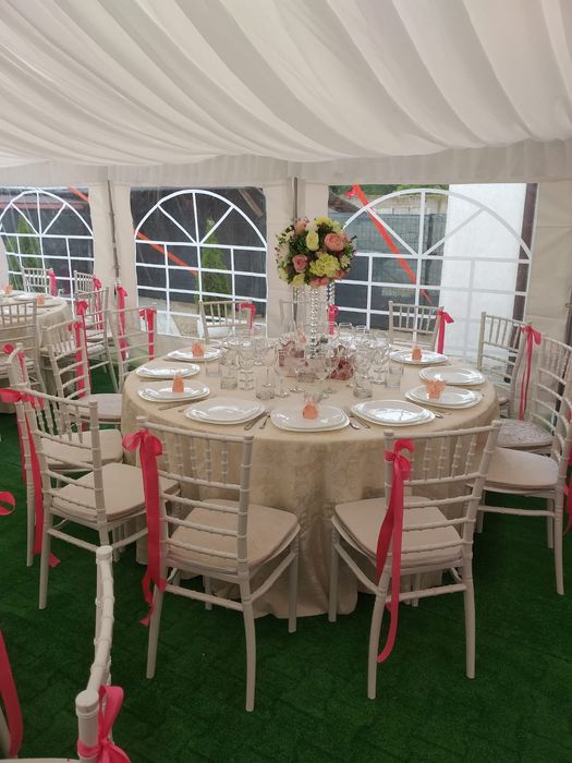 Corturi de inchiriat